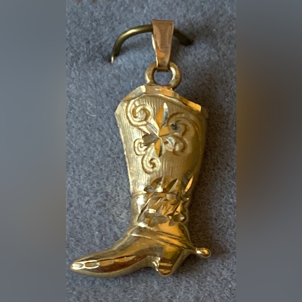 14kt diamond cut boot charm